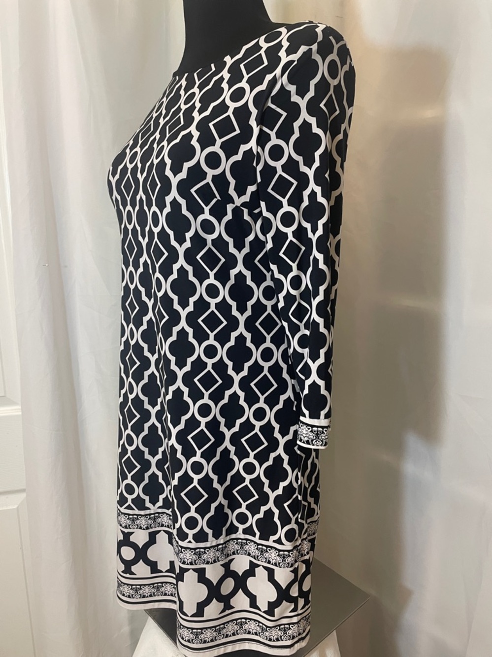 INC International Concepts Blk and Wht Midi Dress. Size MP, PTP 18, L 34
